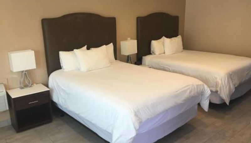 Camera standard - El Royale Hotel - Near Universal Studios Hollywood