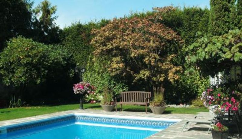 Información - The Stone Hedge Bed and Breakfast