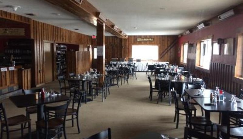 Frühstücksraum innerhalb des Restaurants - Caberfae Peaks Ski & Golf Resort