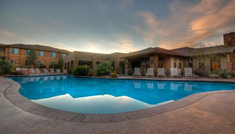 Zwembad - Coral Springs Resort