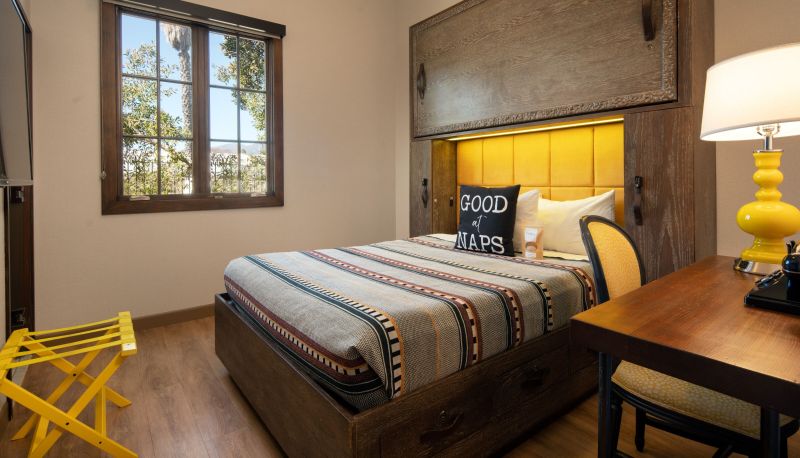 Zimmer - Moxy Santa Barbara