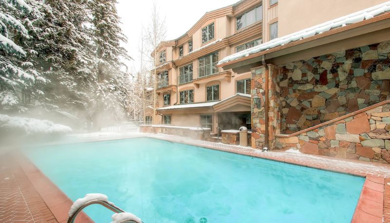 Basen - The Galatyn Lodge