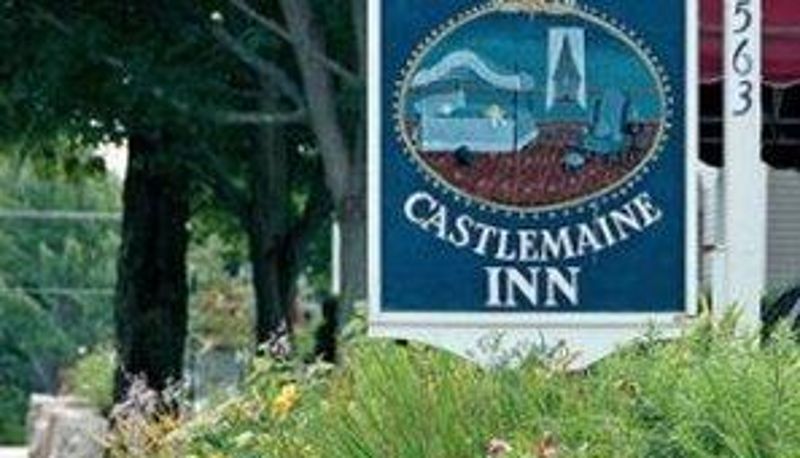 Exterior view - Castlemaine Inn