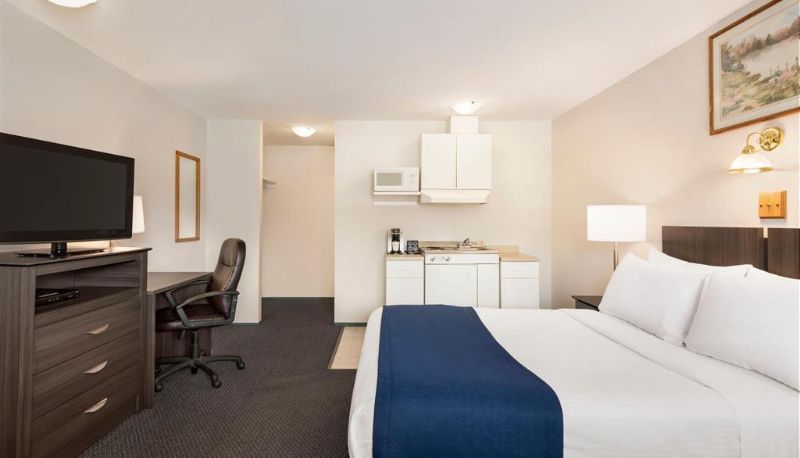 Zimmer - Travelodge by Wyndham McBride
