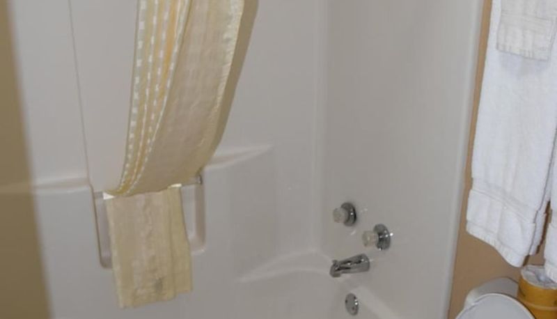 Badezimmer - Albany Inn & RV Campground