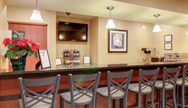 Bar - Travelodge by Wyndham Steele