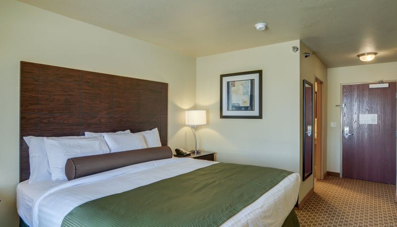 Room - Cobblestone Inn & Suites - Kersey