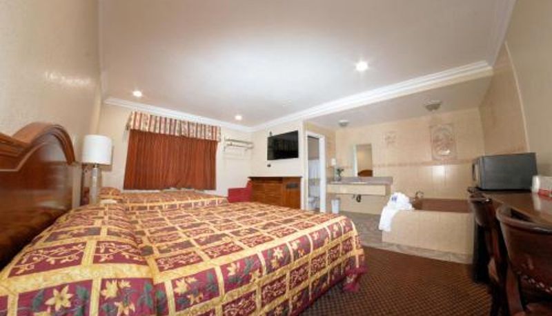 Room - The Palace Inn