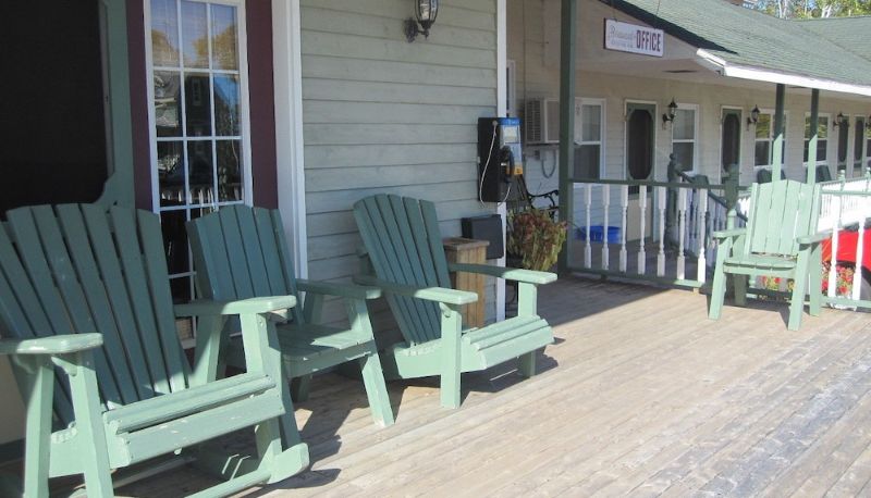 Hall - Briarwood Coastal Cottages & Lodge