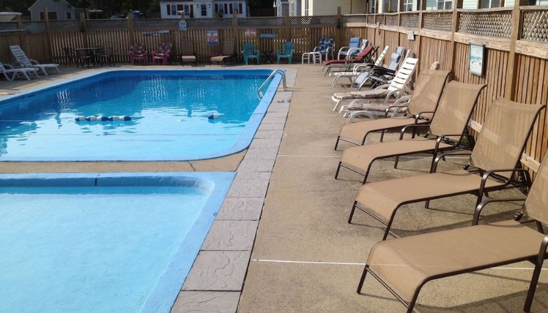 Pool - Windrift Motel