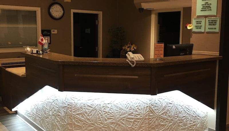 Reception - Neepawa Bay Hill Inns & Suites