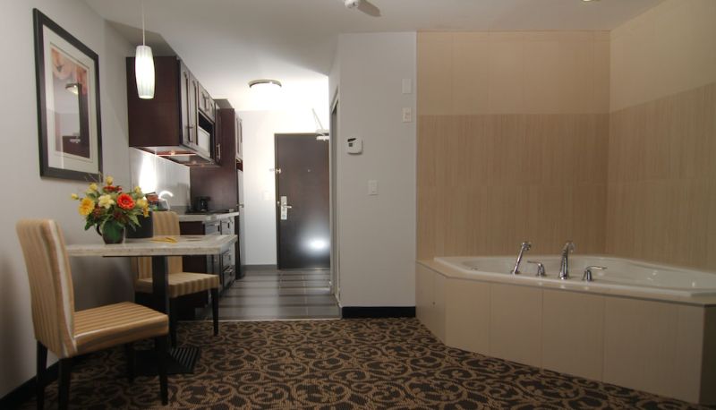 Info - Paradise Inn and Suites - Redwater