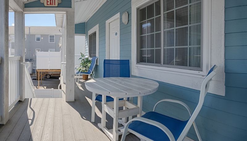 Bilgi - Commander Beach House Hotel