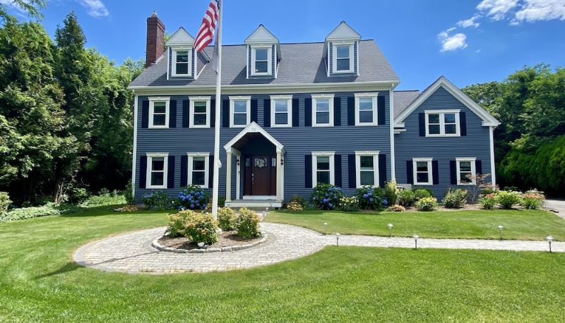 Info - 3 Waves Bed & Breakfast