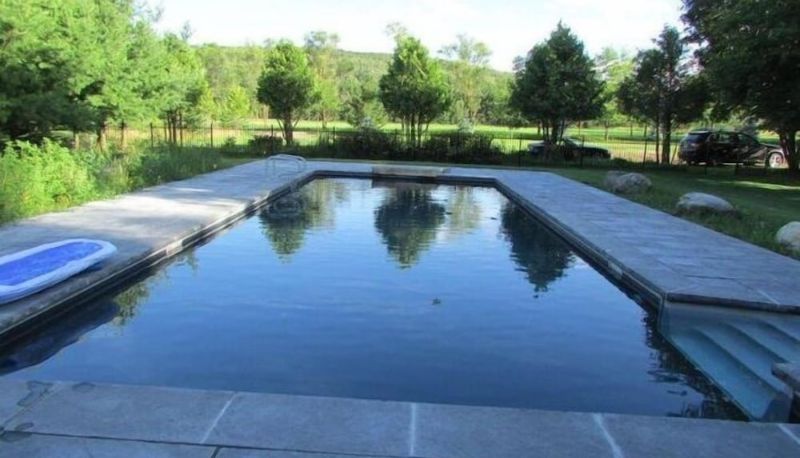 Piscina - Sequel inn Creemore