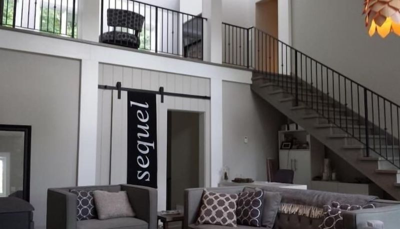 Salón - Sequel inn Creemore