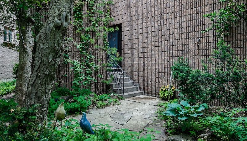 Info - 225 Lakeland Bed and Breakfast.