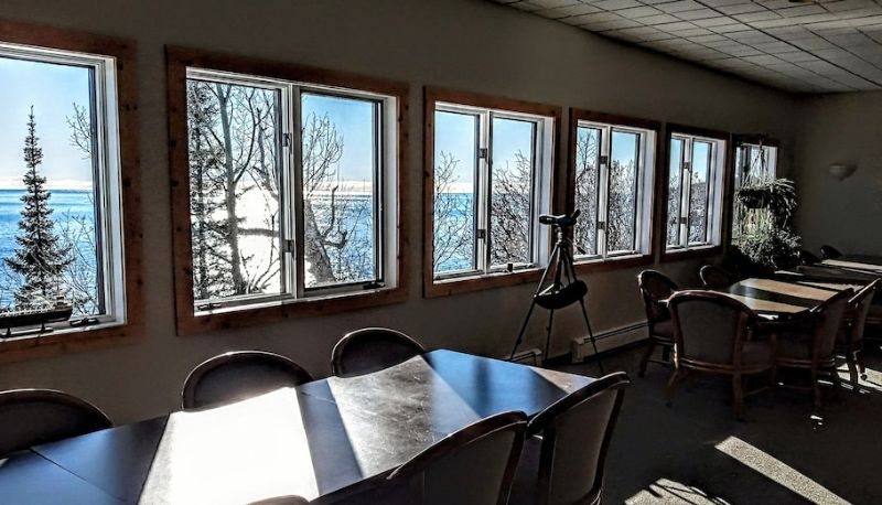 Sala de desayunos - The Cliff Dweller on Lake Superior