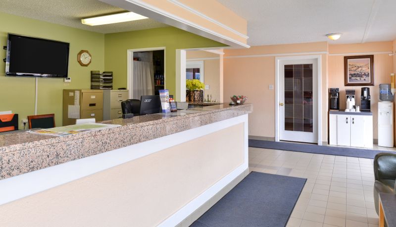 Salon - Canadas Best Value Inn Whitecourt