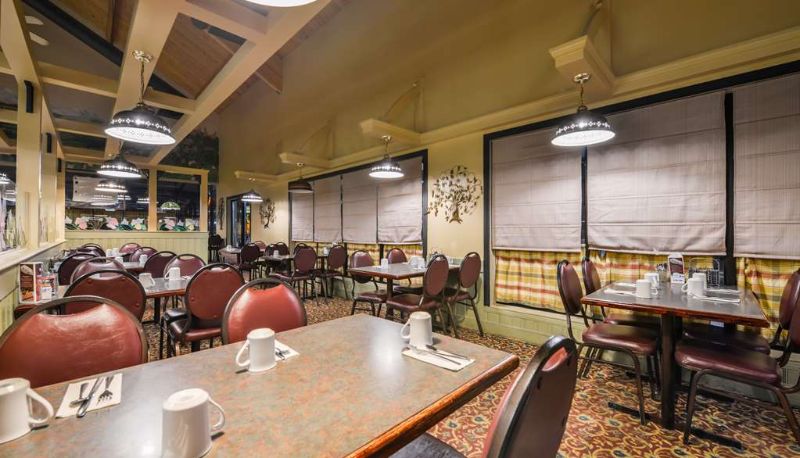 Restaurant - Canadas Best Value Inn Whitecourt
