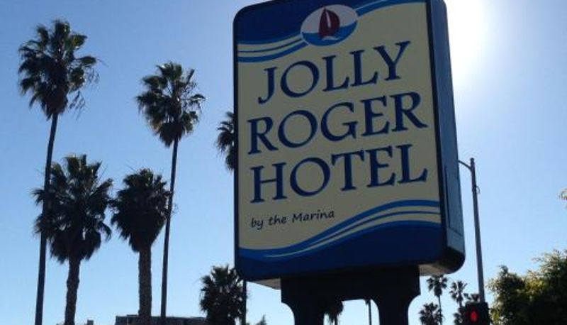 Bilgi - Jolly Roger Hotel