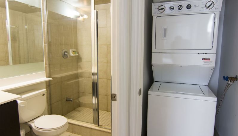 Bagno - Maplewood Suites - Square One