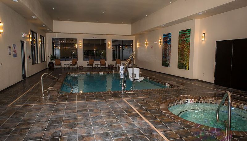 Pool - The Lodge at Old Kinderhook Golf Resort