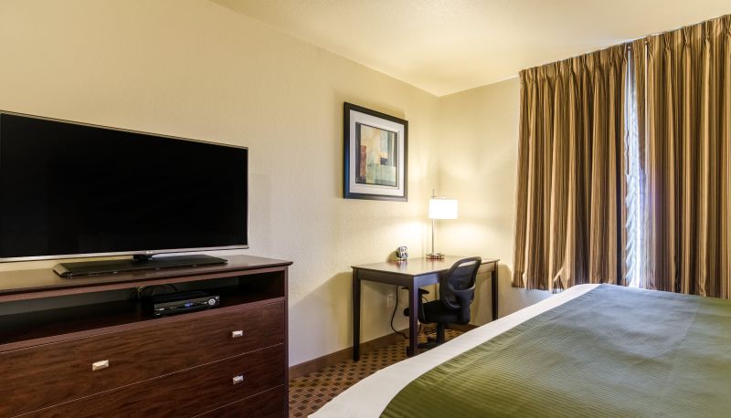 Zimmer - Cobblestone Inn & Suites - Cambridge