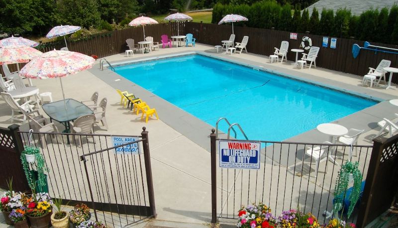 Pool - Rosedale Motel