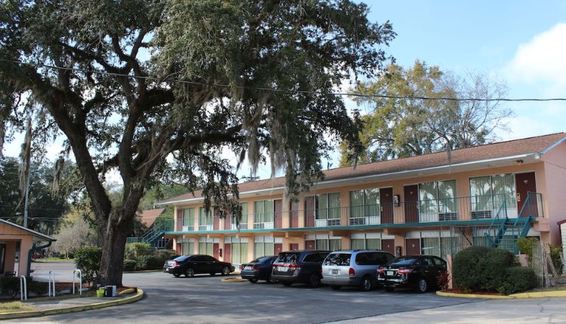 Información - Travelers Inn