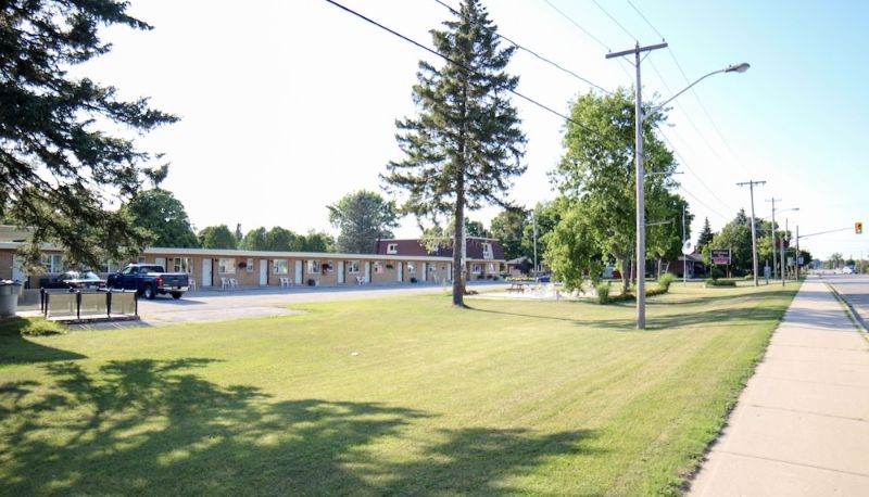 Giardino - Walkerton Inn Motel