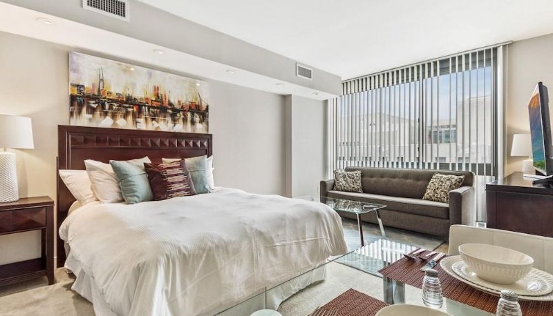 Camera standard - Global Luxury Suites at the National Mall