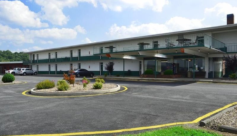 Info - Huntingdon Motor Inn