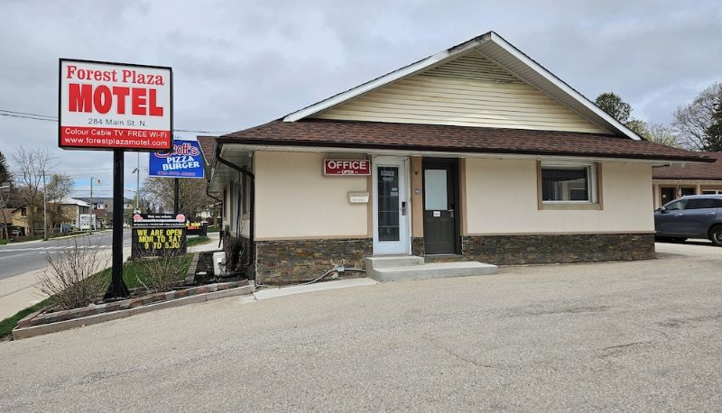 Info - Forest Plaza Motel
