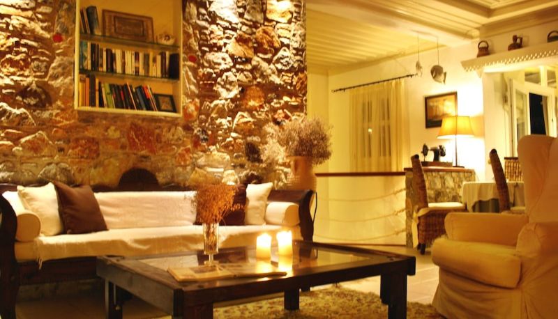 Lobby - Tholaria Boutique Hotel