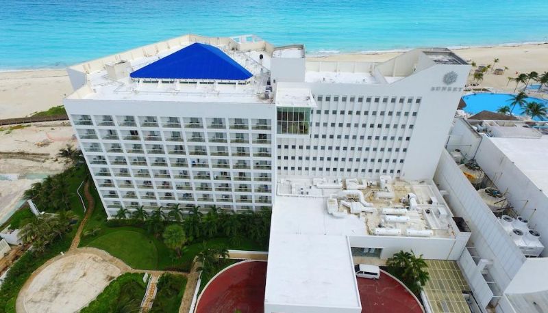 Otel açık alanı - Sunset Royal Beach Resort