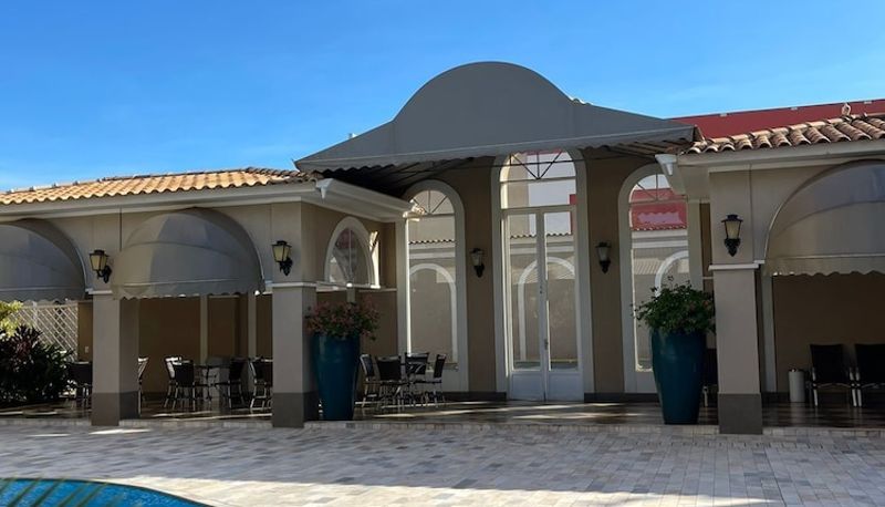 Bahçe - Hotel Oeste Plaza