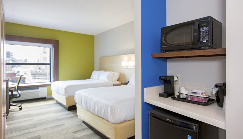 Room - Holiday Inn Express & Suites PITTSBURGH NORTH SHORE by IHG