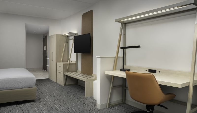 Room - Holiday Inn Express & Suites PITTSBURGH NORTH SHORE by IHG