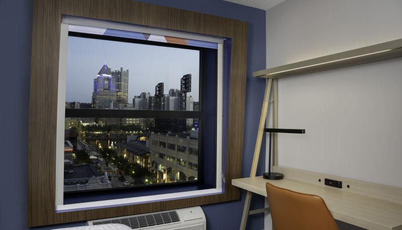 Room - Holiday Inn Express & Suites PITTSBURGH NORTH SHORE by IHG