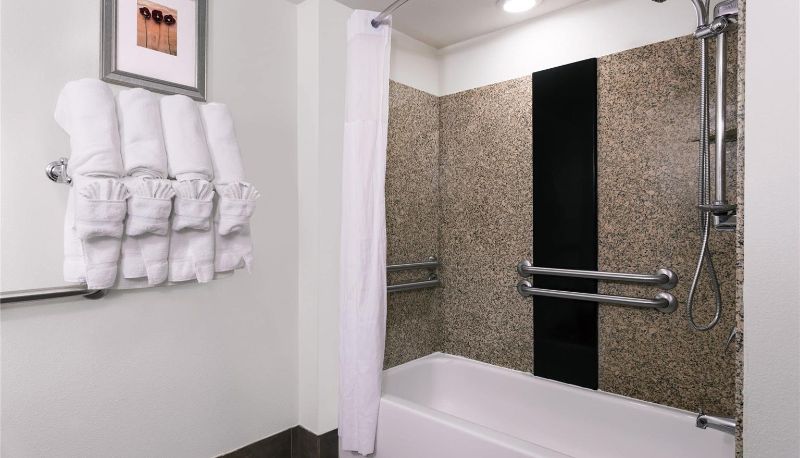 Zimmer - Wingate by Wyndham Athens Near Downtown