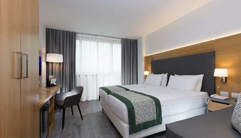 Room - Holiday Inn NAPLES by IHG