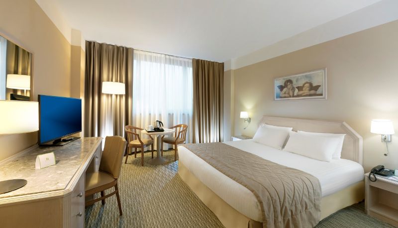 Room - Holiday Inn NAPLES by IHG