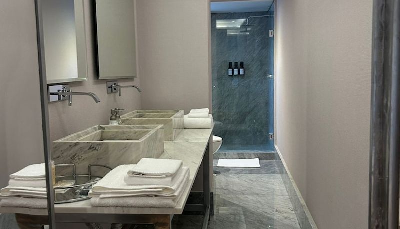 Suite - Residence L´ Heritage Tennyson by BlueBay