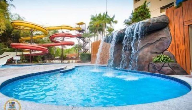 Piscina - Golden Dolphin Express OFICIAL