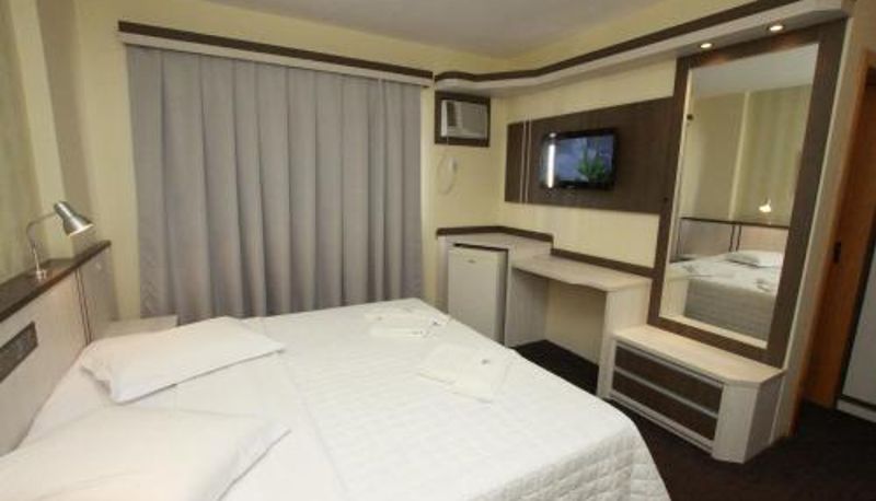 Oda - Hotel Blumenau by Pires - Balneário Camboriú