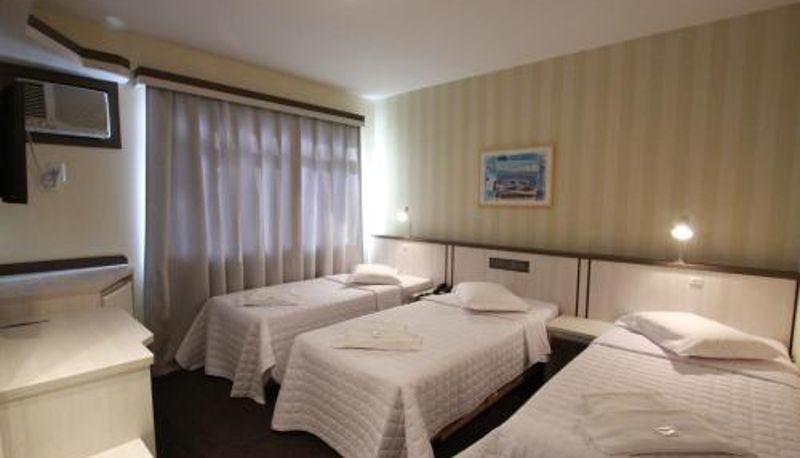 Üç kişilik oda - Hotel Blumenau by Pires - Balneário Camboriú