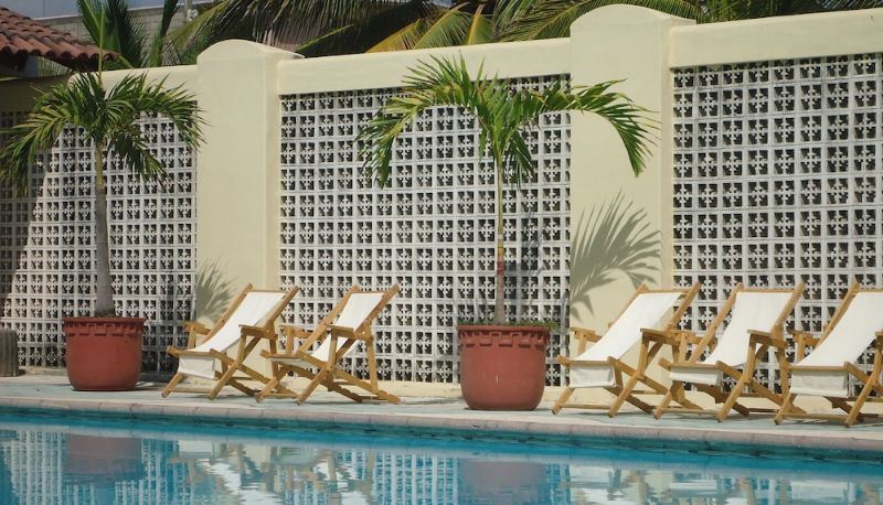 Basen - Concierge Plaza San Rafael