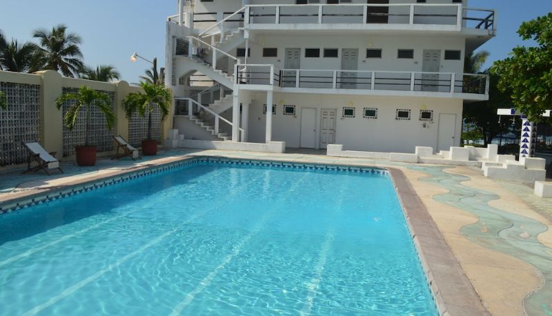 Basen - Concierge Plaza San Rafael