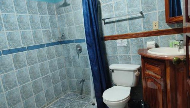 Banyo - Fish Hook Marina Hotel